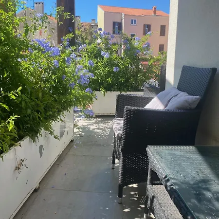 Apartment In Center With Parking