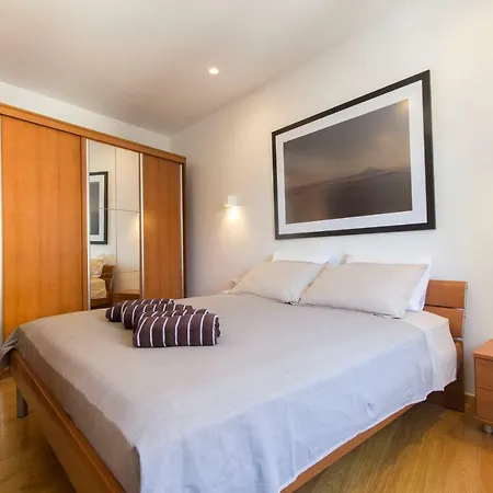 In Center With Parking Apartamento Pula